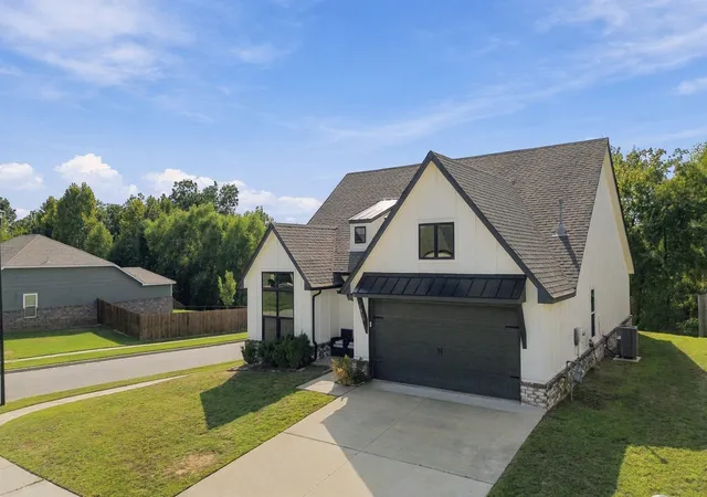 Photo 3 of Sale Pending at 7312 S Indianwood Ave, Broken Arrow, OK 74011 | MLS# 2618696 | Listing updated on 2026-09-28