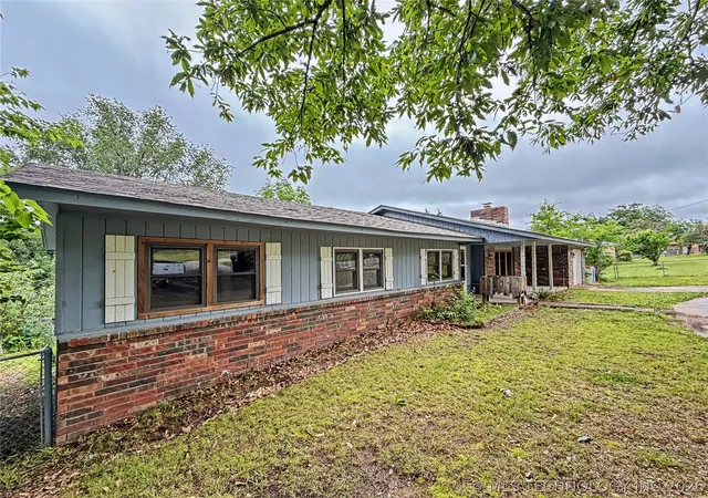 Homes for sale in Tahlequah, OK | 1104 Michael St, Tahlequah, OK 74464 | MLS# 2618784