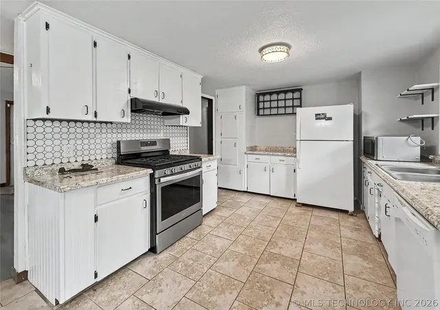 Homes for sale in Tahlequah, OK | 1104 Michael St, Tahlequah, OK 74464 | MLS# 2618784