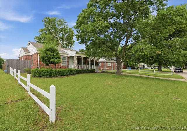 Homes for sale in Tulsa, OK | 4972 S Madison Ave, Tulsa, OK 74105 | MLS# 2618622