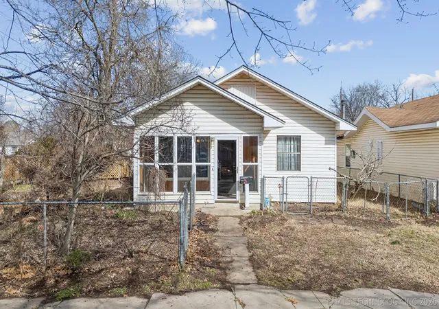 1st image of 1121 W 9th St, Okmulgee, OK 74447 | MLS# 2618842