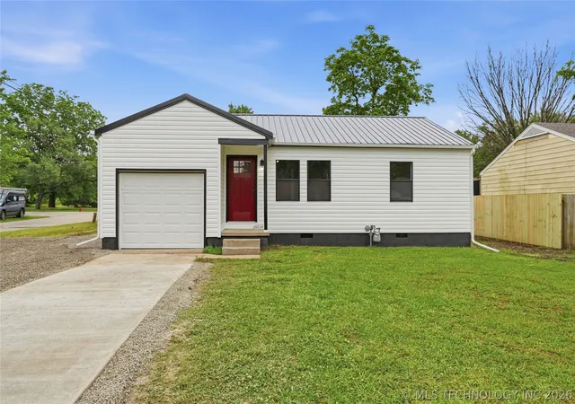 Homes for sale in Dewey, OK | 330 N Oak St, Dewey, OK 74029 | MLS# 2618772