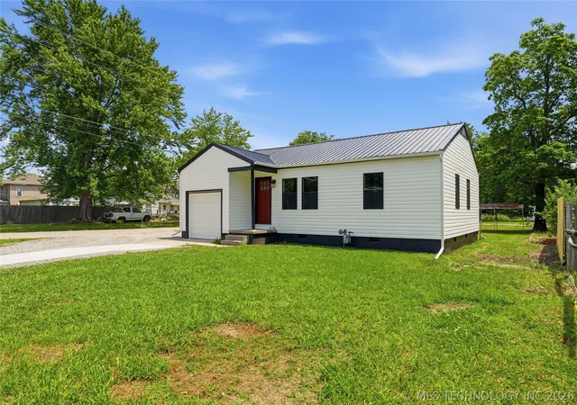 Homes for sale in Dewey, OK | 330 N Oak St, Dewey, OK 74029 | MLS# 2618772