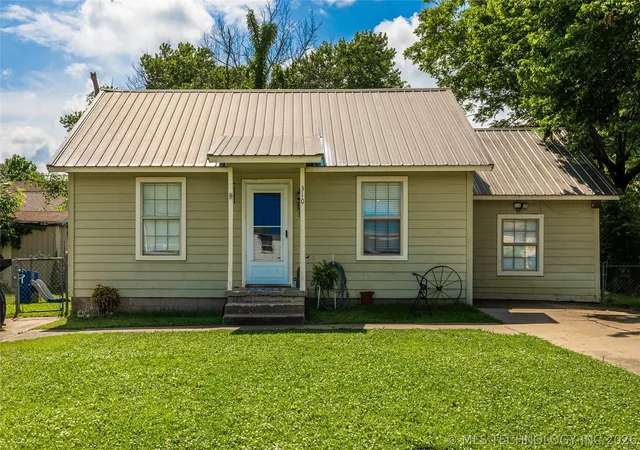 Homes for sale in Pryor, OK | 310 N Sawyer St, Pryor, OK 74361 | MLS# 2618830