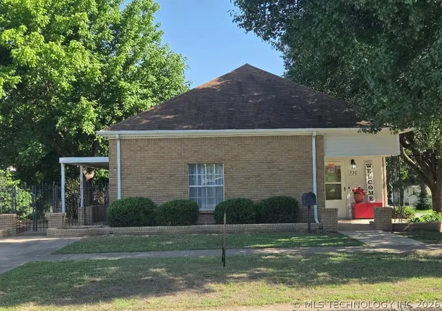 Photo 1 of Sale Pending at 224 W Lincoln St, Sapulpa, OK 74066 | MLS# 2618862 | Listing updated on 2026-09-29