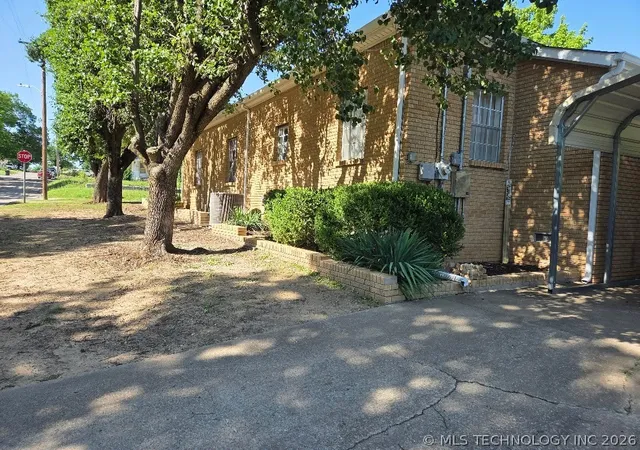 Photo 2 of Sale Pending at 224 W Lincoln St, Sapulpa, OK 74066 | MLS# 2618862 | Listing updated on 2026-09-29