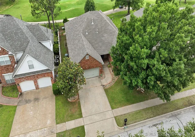 2nd image of 3404 N Battle Creek Dr, Broken Arrow, OK 74012 | MLS# 2618877