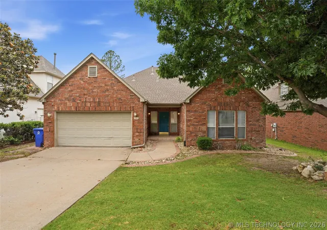 3rd image of 3404 N Battle Creek Dr, Broken Arrow, OK 74012 | MLS# 2618877