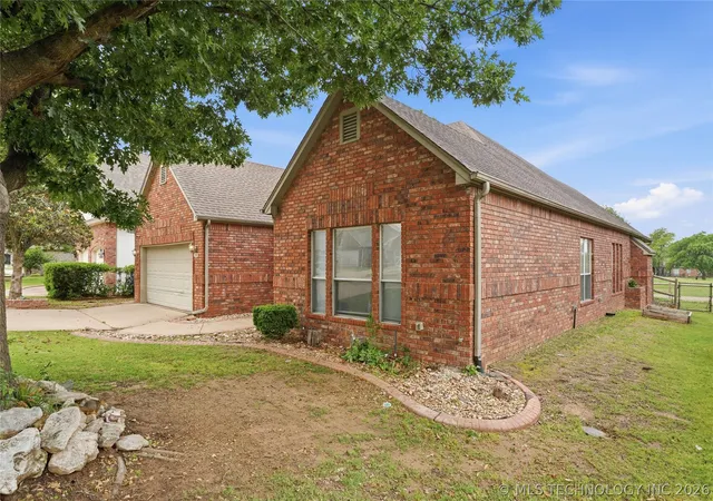 4th image of 3404 N Battle Creek Dr, Broken Arrow, OK 74012 | MLS# 2618877