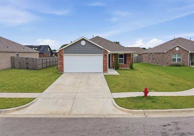 Homes for sale in Coweta, OK | 27807 E 114th Pl S, Coweta, OK 74429 | MLS# 2618514