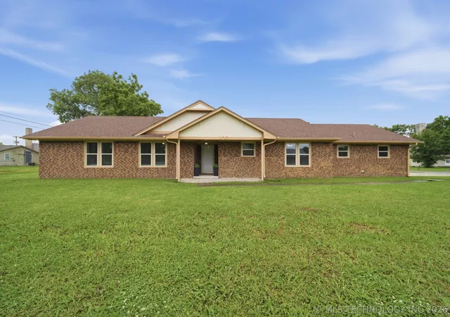 1st image of 1100 N Oseuma Ave, Claremore, OK 74017 | MLS# 2617994