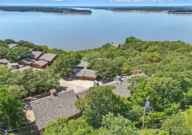Homes for sale in Sand Springs, OK | 42 Diamond Head Dr #42, Sand Springs, OK 74063 | MLS# 2618885