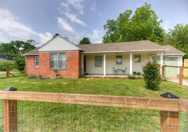 3rd image of 704 N Knoxville Ave, Tulsa, OK 74115 | MLS# 2618869