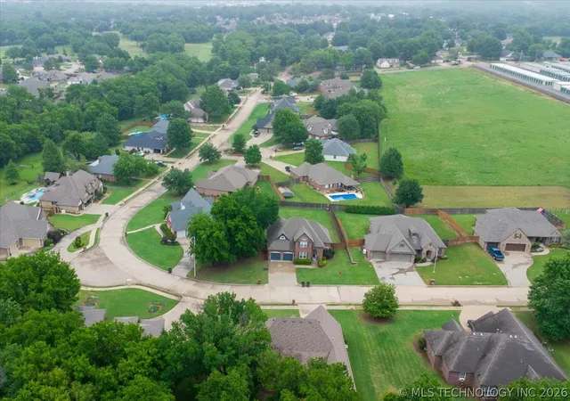 Homes for sale in Claremore, OK | 3310 Callaway Dr, Claremore, OK 74019 | MLS# 2617758
