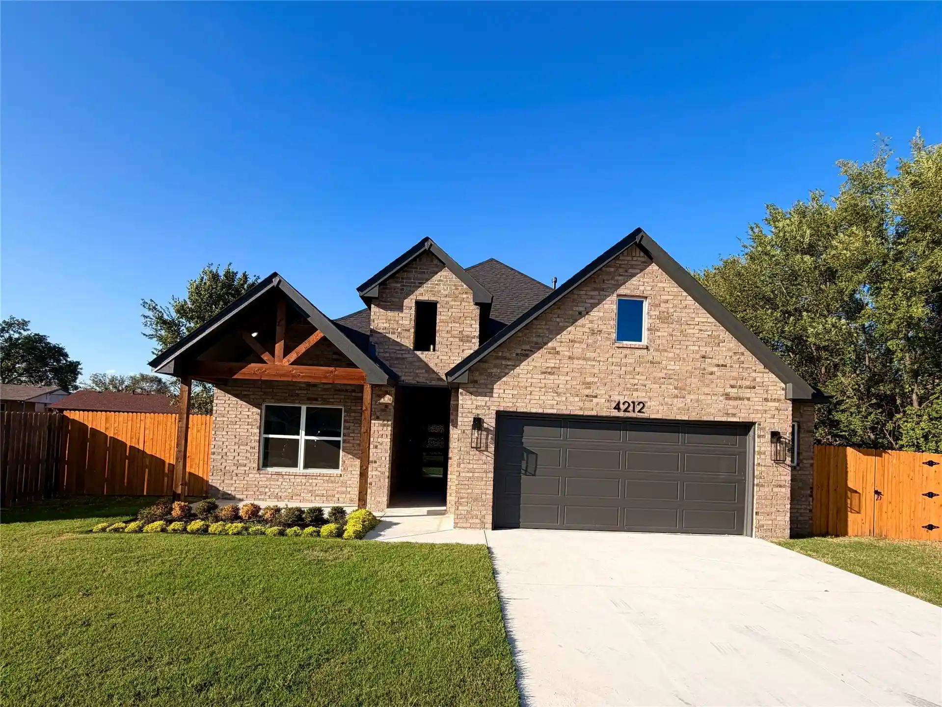 Single family home for sale at 4212 SE Fairview Rd, Bartlesville, OK 74006 | MLS# 2617022