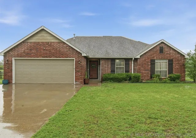 Homes for sale in Collinsville, OK | 13690 N 113th Eastavenue, Collinsville, OK 74021 | MLS# 2618425