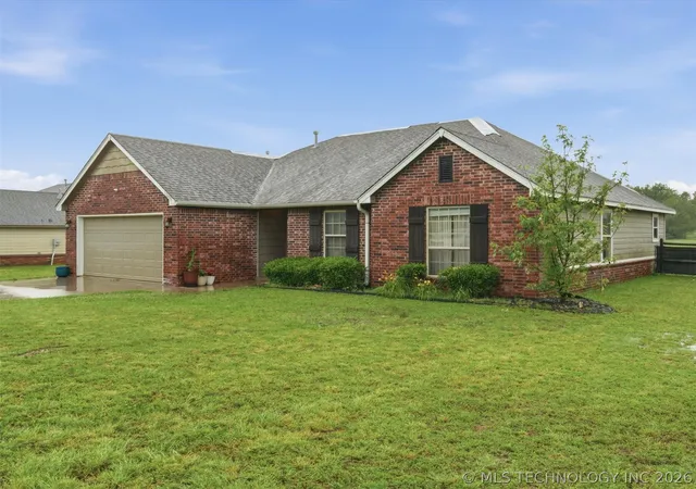 Homes for sale in Collinsville, OK | 13690 N 113th Eastavenue, Collinsville, OK 74021 | MLS# 2618425