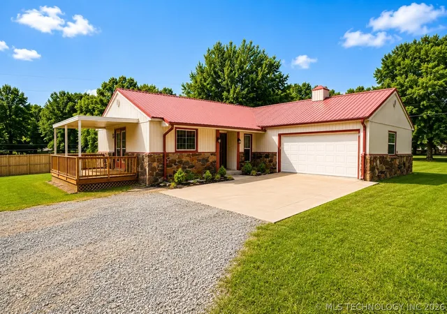 Homes for sale in Eufaula, OK | 237 Hamilton Rd, Eufaula, OK 74432 | MLS# 2618565