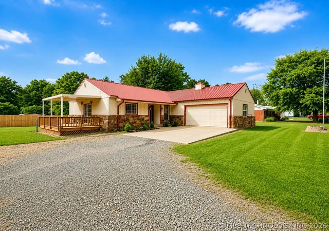 Photo 2 of Single family home for sale at 237 Hamilton Rd, Eufaula, OK 74432 | MLS# 2618565 | Listing updated on 2026-08-20
