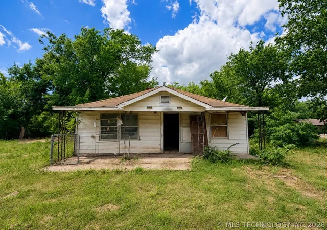 Homes for sale in Stigler, OK | 30155 S Hwy 82, Stigler, OK 74462 | MLS# 2618804