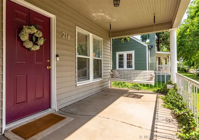 2nd image of 216 S Knoxville Ave, Tulsa, OK 74112 | MLS# 2618894