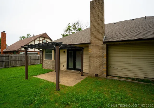 3rd image of 12122 E 37Th Pl, Tulsa, OK 74146 | MLS# 2618752