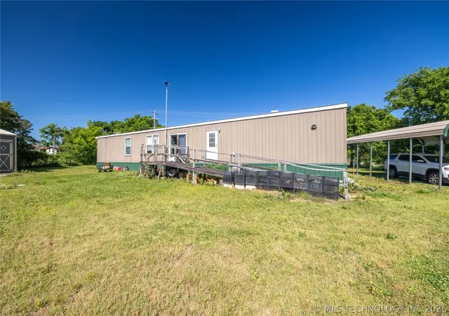 Homes for sale in Okemah, OK | 320 E 10th St, Okemah, OK 74859 | MLS# 2617308