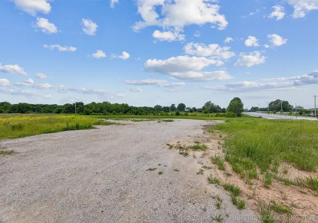 11th image of 12708 N 116th St, Owasso, OK 74055 | MLS# 2619023
