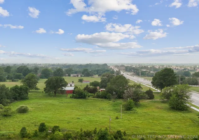 13th image of 12602 E 116th St N, Collinsville, OK 74021 | MLS# 2619025