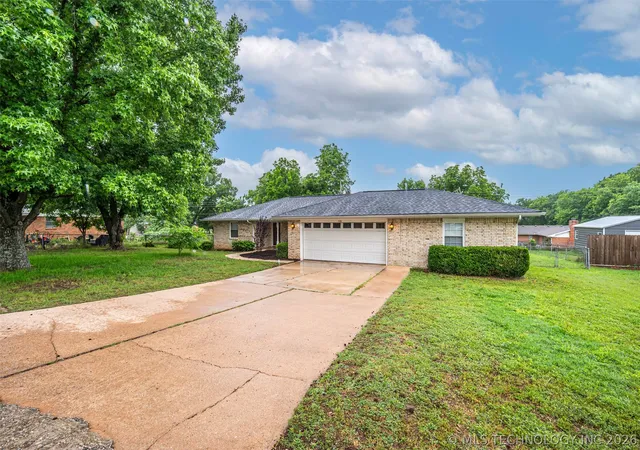Homes for sale in Ada, OK | 13783 County Road 1556, Ada, OK 74820 | MLS# 2618871