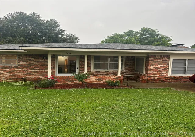 1st image of 209 May St, Calera, OK 74730 | MLS# 2618536