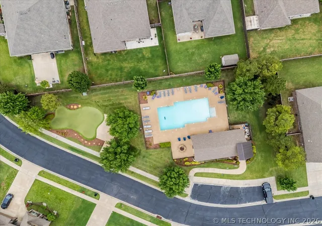 Photo 3 of Sale Pending at 15517 E 87th Place N, Owasso, OK 74055 | MLS# 2619028 | Listing updated on 2026-08-20