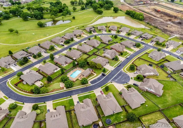 Photo 3 of Sale Pending at 15517 E 87th Place N, Owasso, OK 74055 | MLS# 2619028 | Listing updated on 2026-08-20