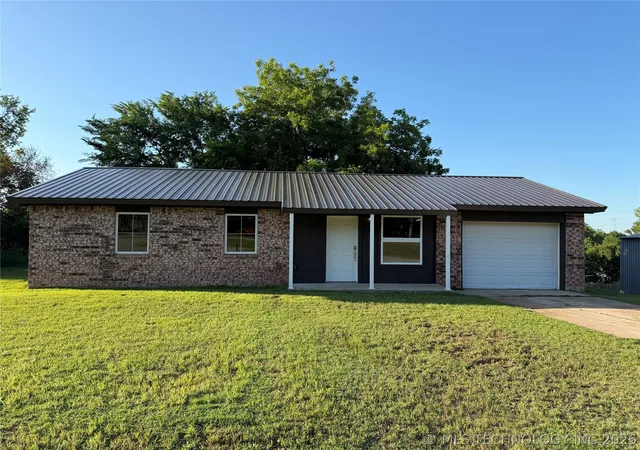1st image of 333 E Third St, Duncan, OK 73533 | MLS# 2618861