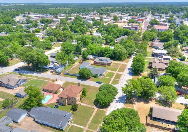 Homes for sale in Bristow, OK | 401 W 6th Ave, Bristow, OK 74010 | MLS# 2619058