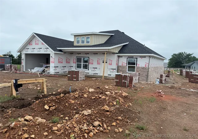 Photo 3 of Single family home for sale at 1970 N Everly Dr, Tahlequah, OK 74464 | MLS# 2618680 | Listing updated on 2026-05-25