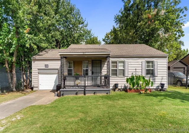 1st image of 2017 N College Ave W, Tulsa, OK 74110 | MLS# 2619109