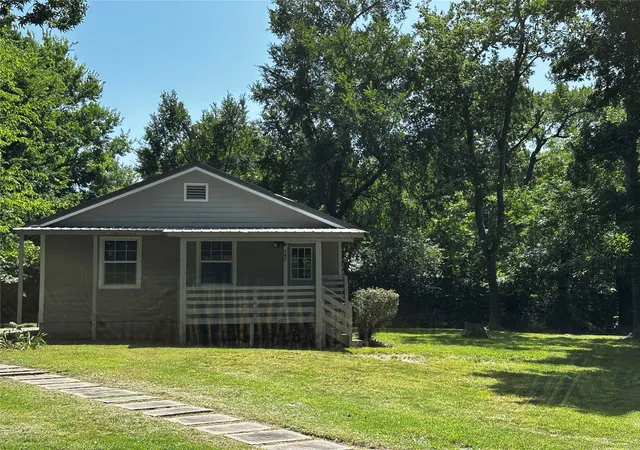 2nd image of 747 S Bluff Ave, Tahlequah, OK 74464 | MLS# 2619131