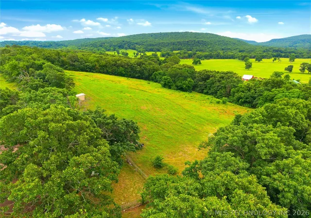 3rd image of 471322 E 844 Rd, Stilwell, OK 74960 | MLS# 2619137