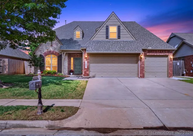 Homes for sale in Jenks, OK | 12006 S Tamarack St, Jenks, OK 74037 | MLS# 2619095