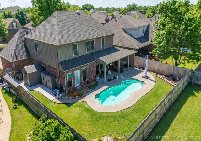 Homes for sale in Jenks, OK | 12006 S Tamarack St, Jenks, OK 74037 | MLS# 2619095