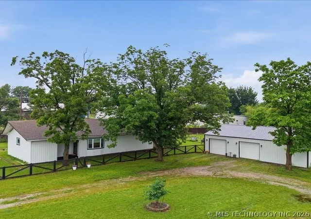 Homes for sale in Claremore, OK | 13525 S 4190 Rd, Claremore, OK 74017 | MLS# 2618883