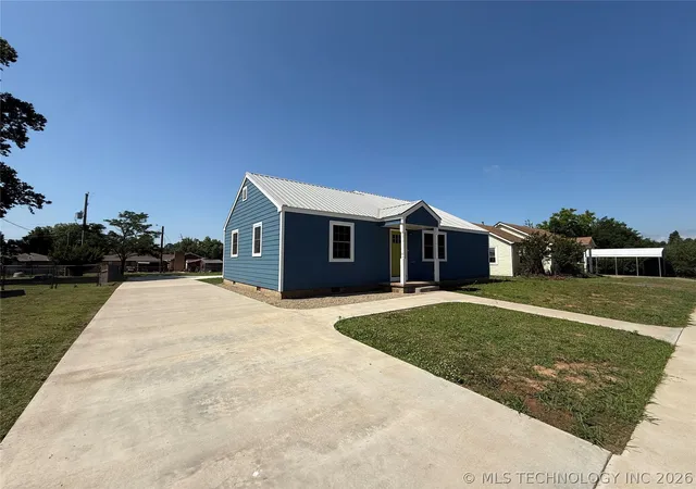 Photo 2 of Single family home for sale at 1019 East 5th, Cushing, OK 74023 | MLS# 2619225 | Listing updated on 2026-08-20