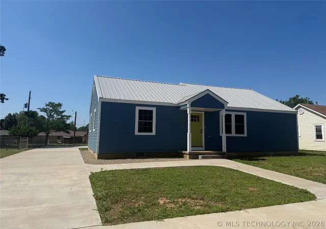 Photo 3 of Single family home for sale at 1019 East 5th, Cushing, OK 74023 | MLS# 2619225 | Listing updated on 2026-08-20