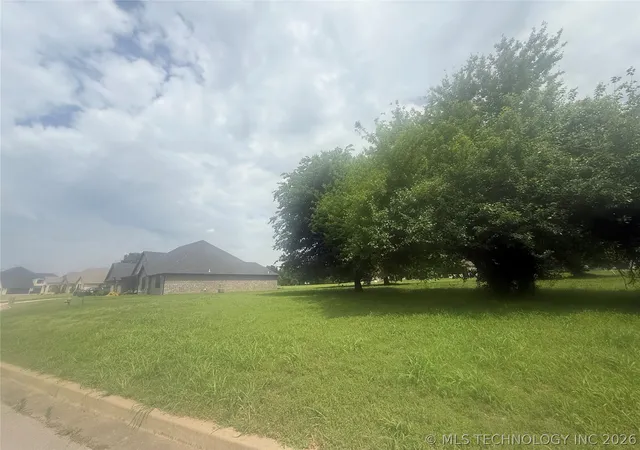 Photo 4 of Land for sale at Country Clb Cir, Muskogee, OK 74403 | MLS# 2619255 | Listing updated on 2026-05-26