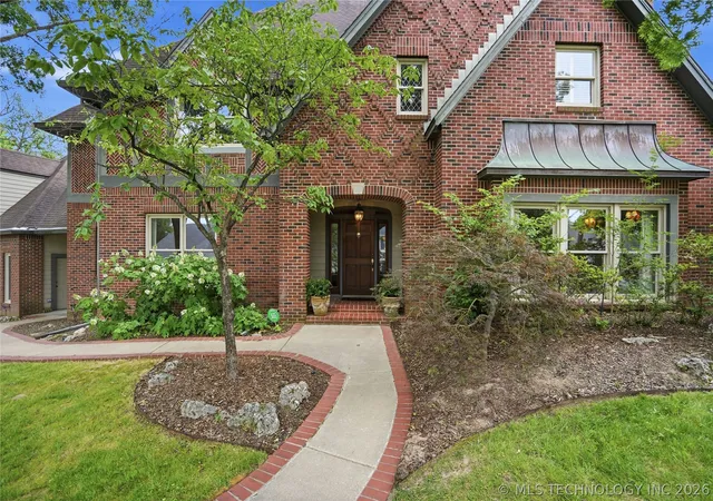 3rd image of 4011 S Yorktown Ave, Tulsa, OK 74105 | MLS# 2619257