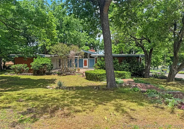 Photo 1 of Sale Pending at 522 W Downing St, Tahlequah, OK 74464 | MLS# 2619180 | Listing updated on 2026-08-20