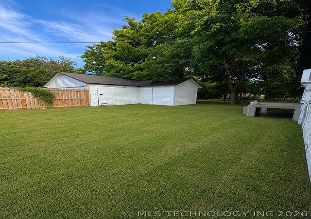 Homes for sale in Bartlesville, OK | 800 S Seneca Ave, Bartlesville, OK 74003 | MLS# 2619289