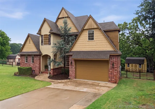 Homes for sale in Sapulpa, OK | 2202 S 113th Westcourt, Sapulpa, OK 74066 | MLS# 2618586