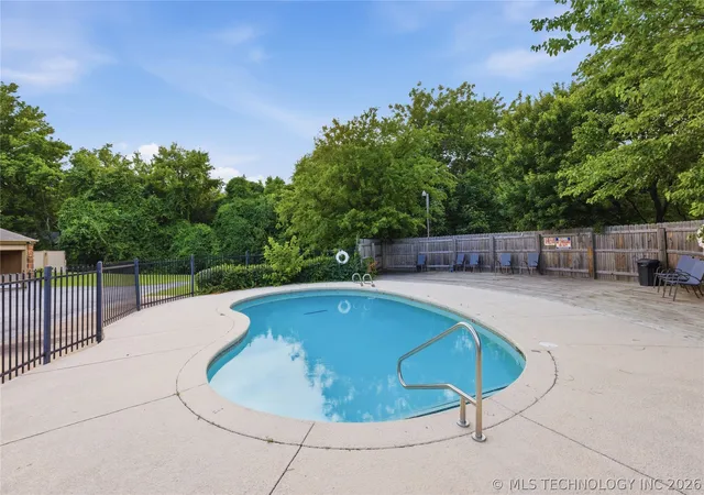 Listing Photo 4 - Condo for sale in building located at 3380 W Washington St, Broken Arrow, OK 74012 - Unit #14
